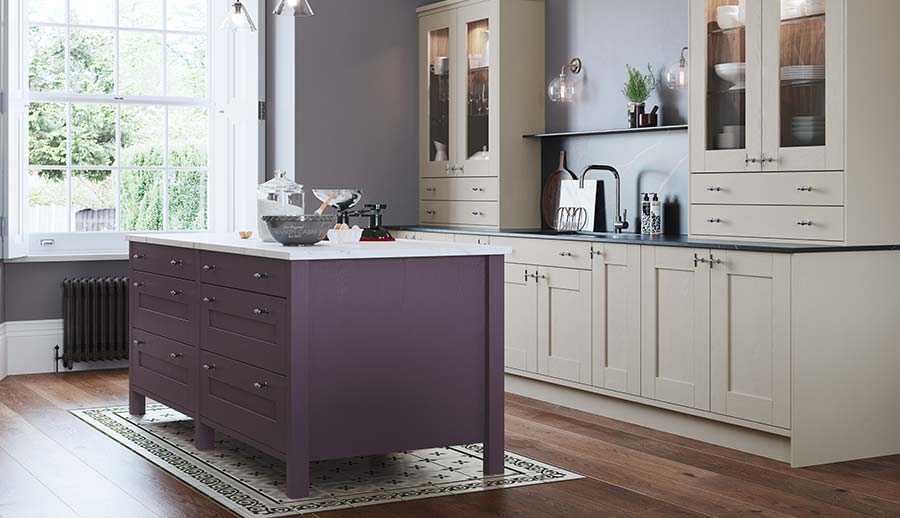 Freestanding kitchen island in a shaker kitchen