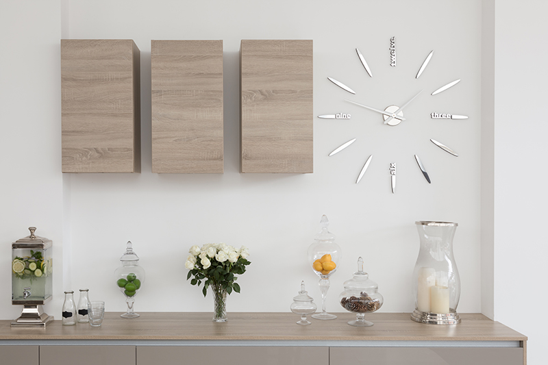 Wood Effect Kitchen Cabinets with a Handleless Kitchen Design