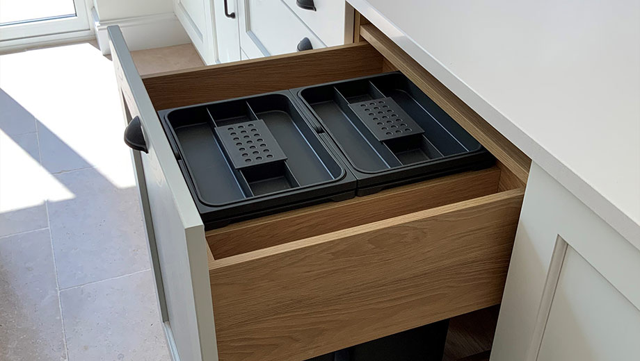 Space-saving kitchen waste solution